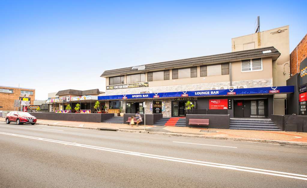 Nightcap At The Charles Hotel Wollongong Exterior photo